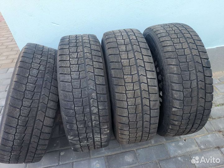 Dunlop Winter Maxx 215/65 R16