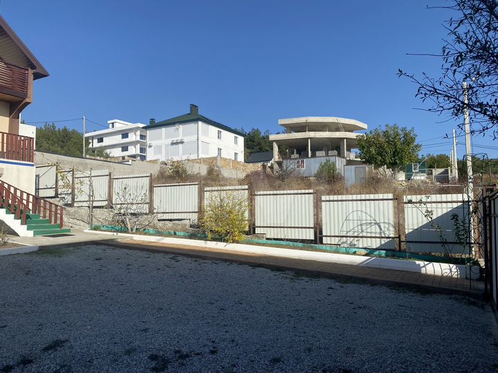 Дом 199,6 м² на участке 4,1 сот.