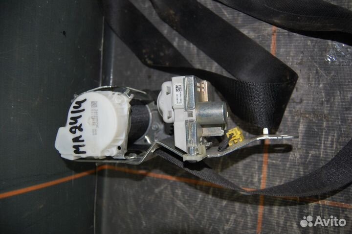 Ремень безопасности задний -Mercedes-Benz GL- X166