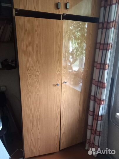 Шкаф двухстворчатый