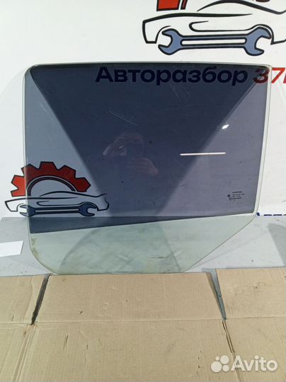Стекло двери Dodge Caliber