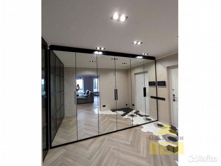 Угловой шкаф