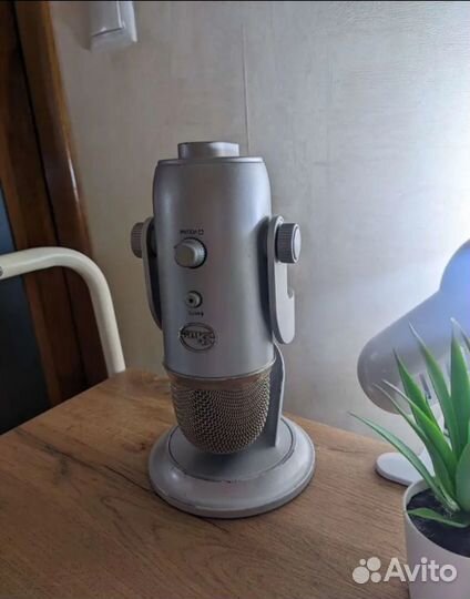 Микрофон blue yeti