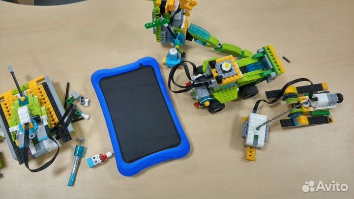 Планшет для занятий по робототехнике lego WeDo 2.0