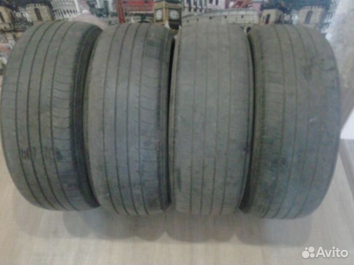 Yokohama BluEarth E70 215/55 R17 94