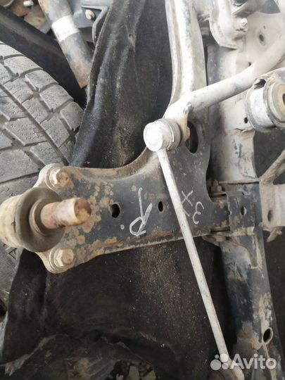 Рычаги подвески передние правые Opel Zafira B 1.8