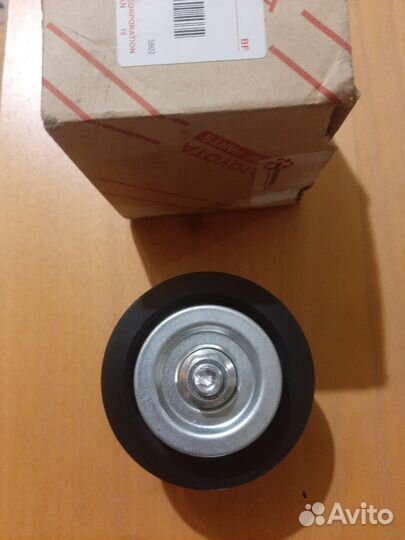 Ролик натяжителя доп.ремня Toyota Land Cruiser 200