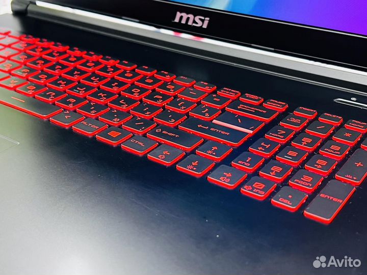 Ноутбук MSI 17.3