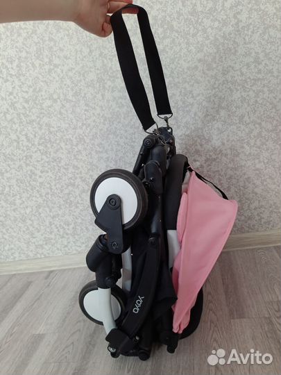 Коляска прогулочная yoya