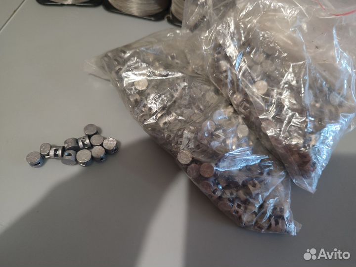 Пломбировочная проволока и пломбы