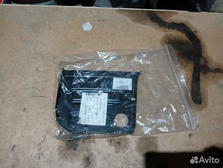 Панель пола Volkswagen Tiguan 2