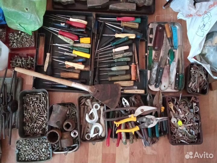 Инструменты разные СССР Топор, молоток, пила, кайл