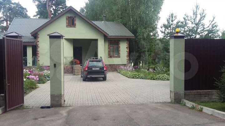 Дом 270 м² на участке 36 сот.