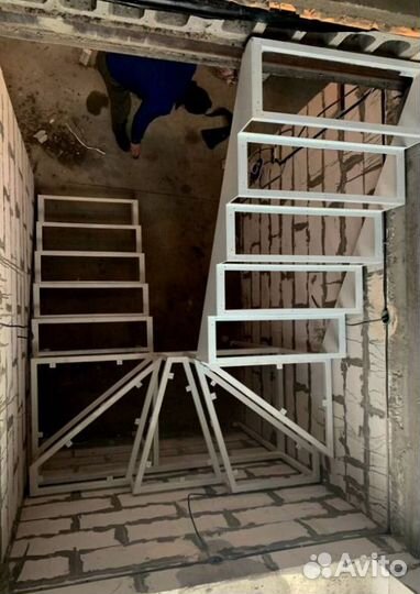 Лестница в коттедж