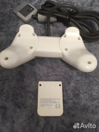 Джойстик и карта памяти PlayStation 1