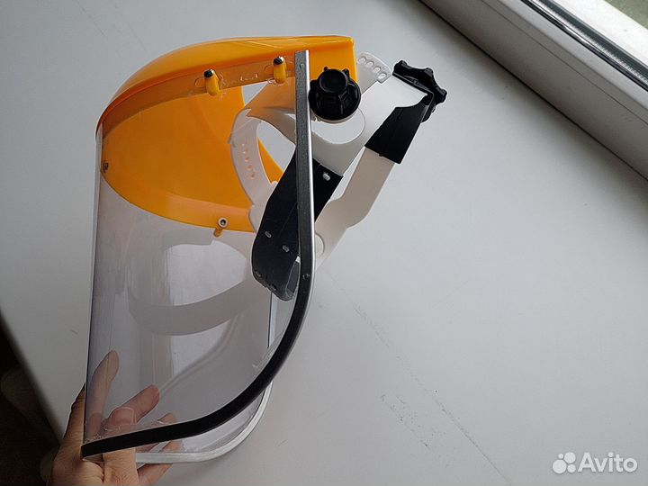 Защитная маска для лица