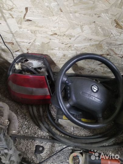 Запчасти на Опель Вектра Б