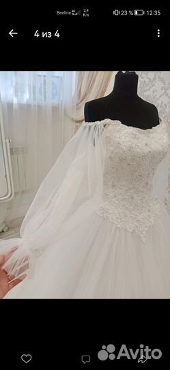 Свадебное платье со шлейфом