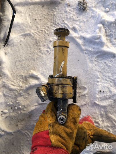 Насос подкачки топлива CAT