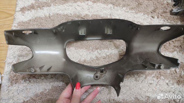 Пластик облицовка фары Suzuki Lets 4