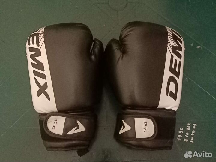 Боксерские перчатки 14 oz