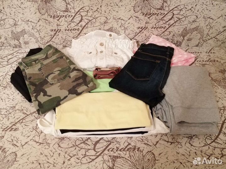 Лот джинсы, блузки, юбки, топы