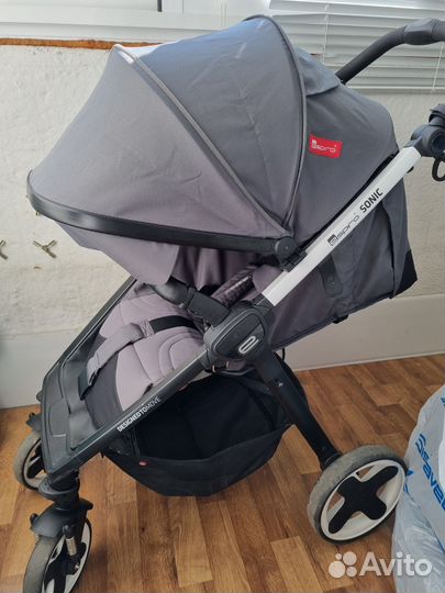 Прогулочная коляска