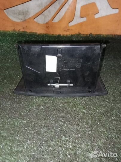 Бардачок задний Volkswagen Touareg