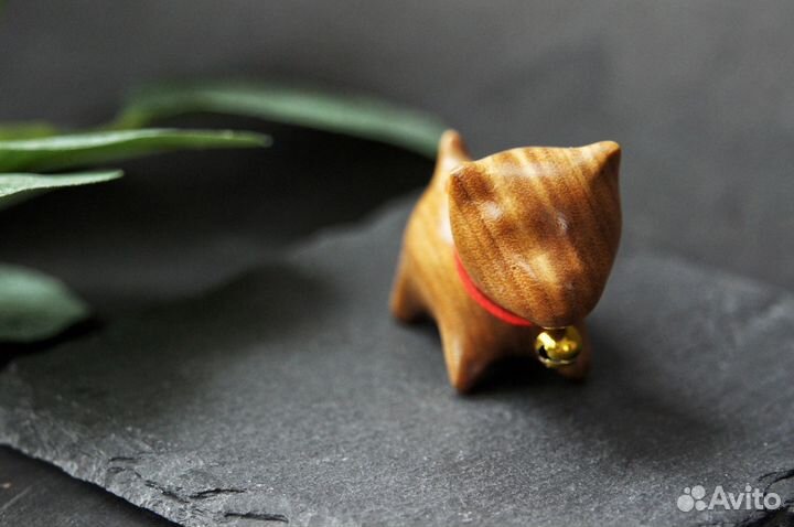 Фигурка Собака из сандала