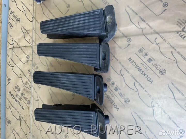 Volvo XC90 2015- Педаль газа (электронная)