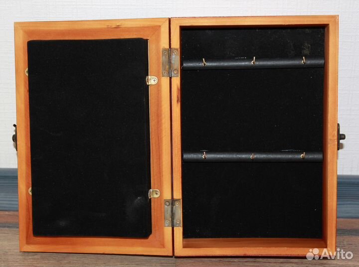 Ключница настенная новая из дерева