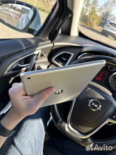 iPad 9 64GB Wi-FI Серебристый