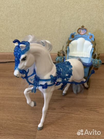 Игрушка карета с лошадью
