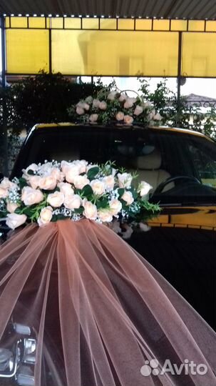 Свадебное украшение на машину