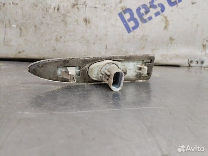 Повторитель поворота Hyundai Verna седан G4EE 2008