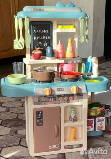 Новая детская кухня с паром и водой