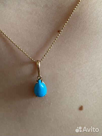 Золотой кулон с бирюзой