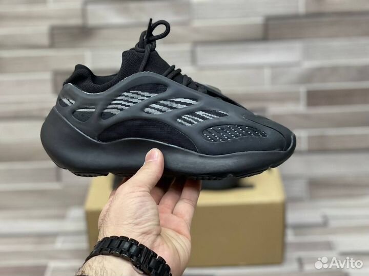 Кроссовки Adidas Yeezy 700 v3 Alvah (36-45)