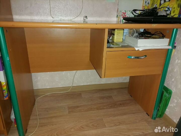 Стол