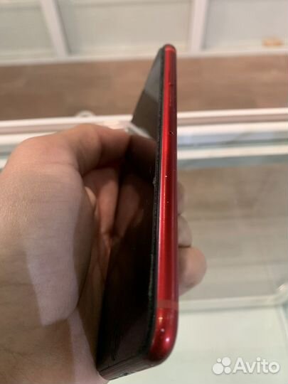 Телефон iPhone 8