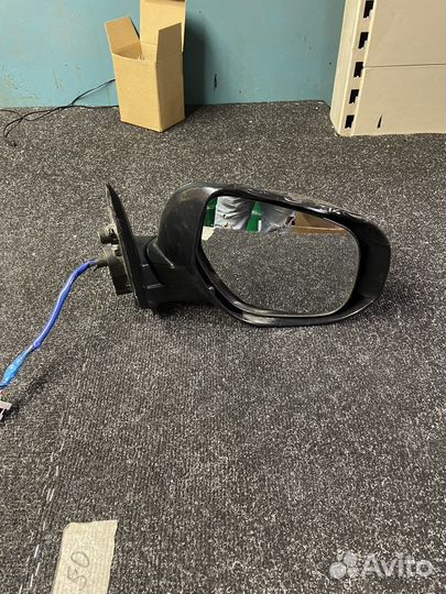 Зеркало заднего вида