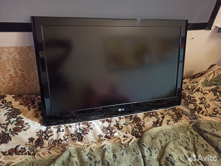 Телевизор LG 37 ld425
