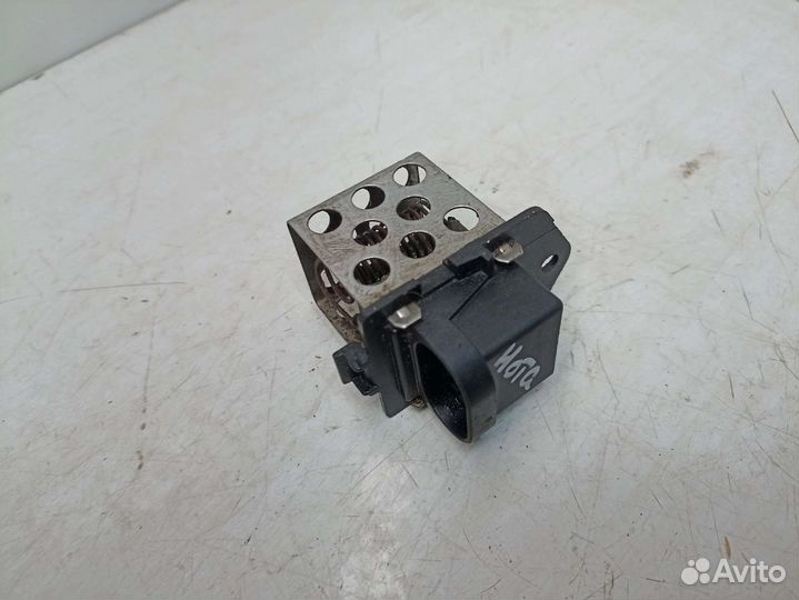 Резистор вентилятора Nissan Note E11