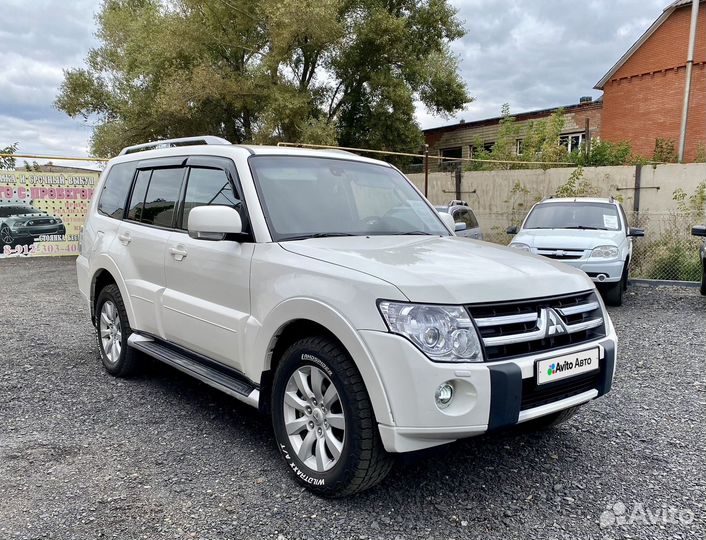 Mitsubishi Pajero 3.2 AT, 2011, 197 000 км