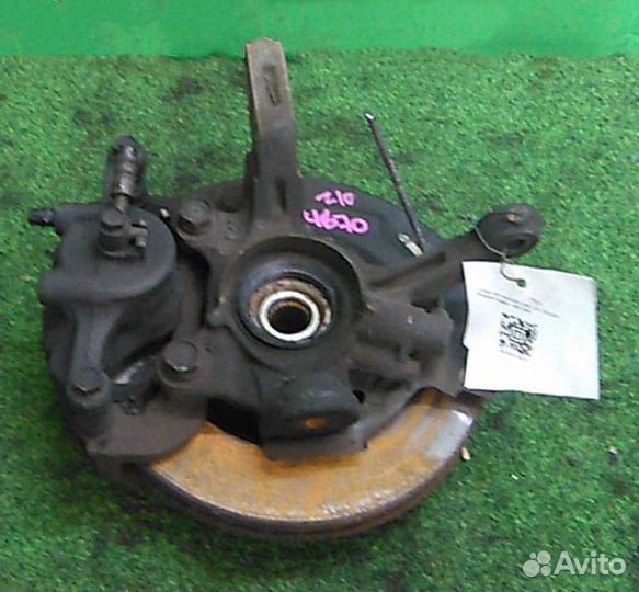 Кулак поворотный правый Nissan Cube