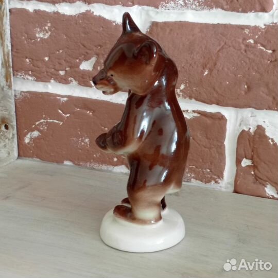 Статуэтка медведь фарфор