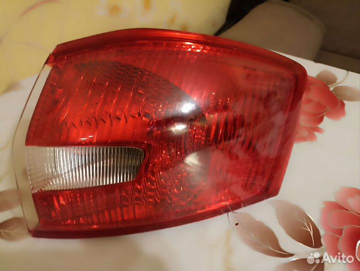 Фонарь задний правый внешний Ford Kuga 1G