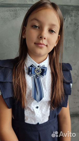 Галстук, брошь для школы