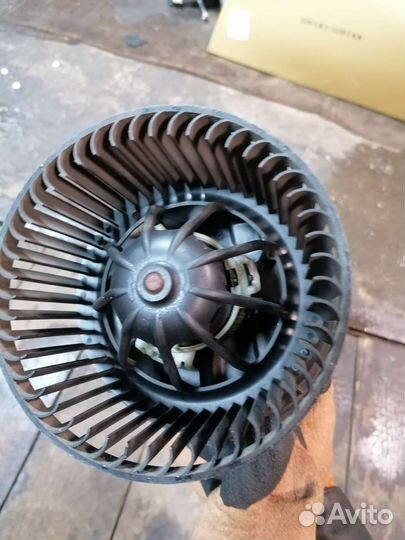 Моторчик печки меган 2