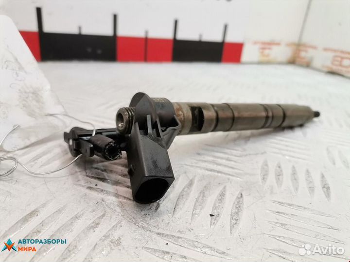 Форсунка Volkswagen Passat B6 2009 03L130277